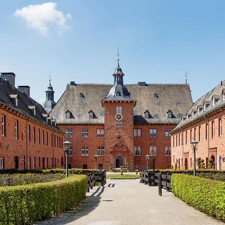 Ferienwohnung Saalstube - Schloss Adolphsburg Kirchhundem Bagian luar foto